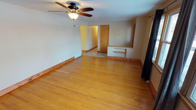 Foto del edificio - 907 E Harding Dr