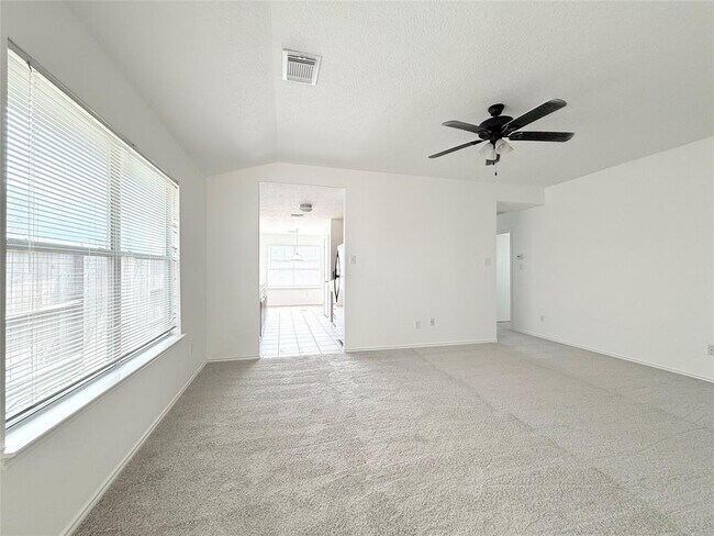 Foto del edificio - 4718 Live Meadow Ln