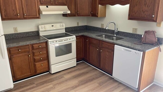 Building Photo - 131 Farrell Ln