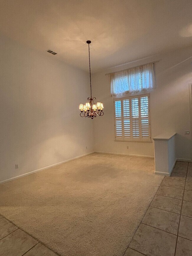 Foto del edificio - Beautiful 3 Bedroom 3 Bath Home