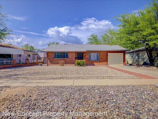 Building Photo - 3 br, 1 bath House - 2553 E Beverly Dr.