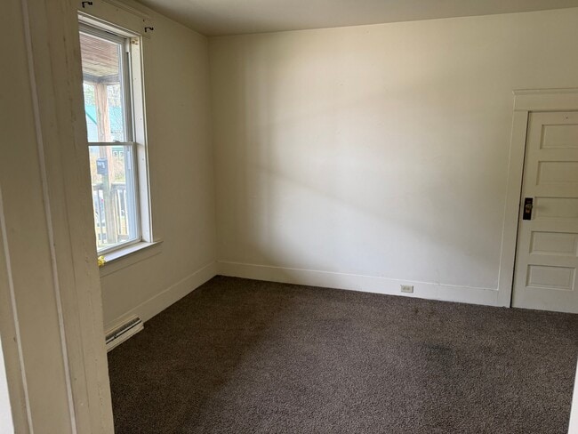 Building Photo - 100 Brook St