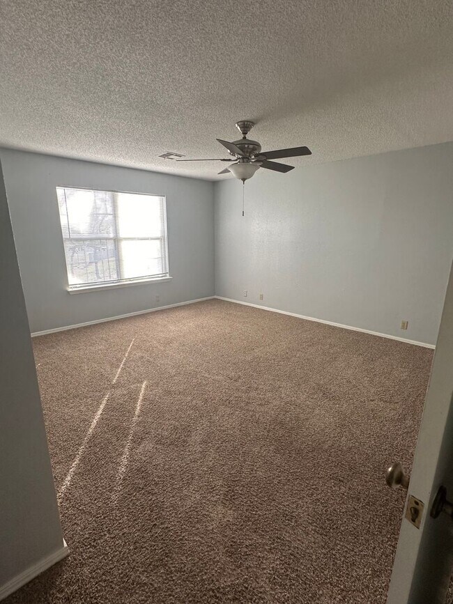 Foto del edificio - 2 Bed/2 Bath 2nd Floor Condo