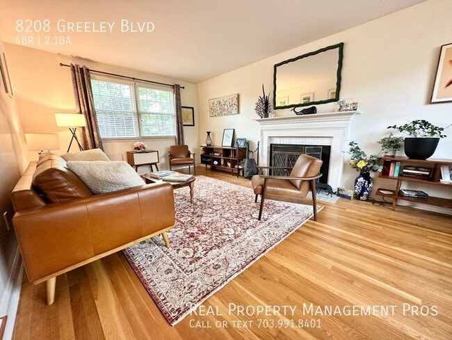 Building Photo - COMING SOON!  Rarely available -4BD / 2.5B...