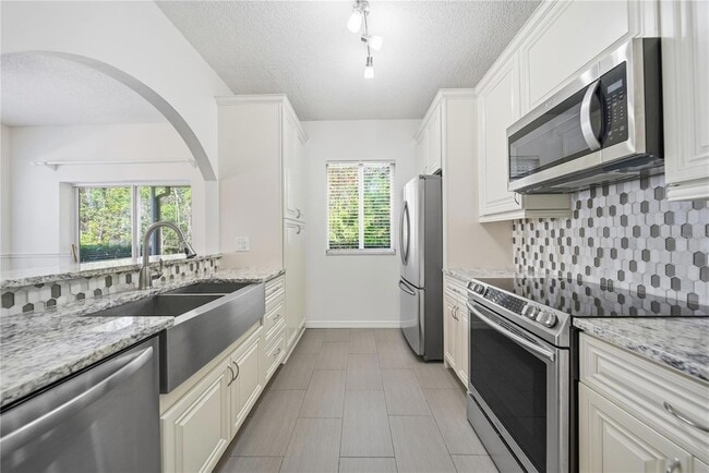 Photo - 18117 Paradise Point Dr Townhome