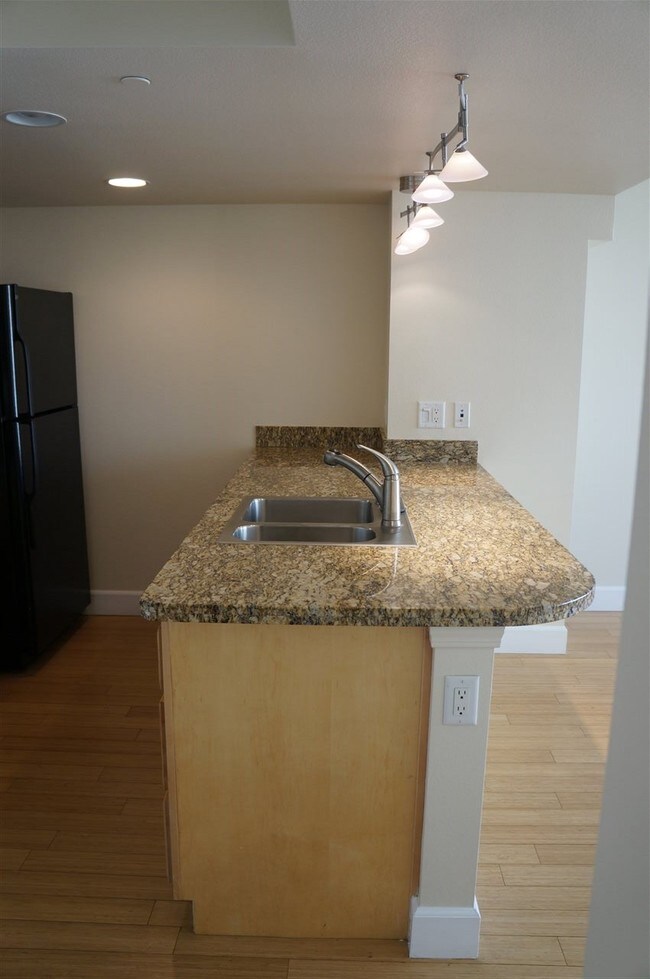 450 N Arlington Ave Unit 906 Reno Nv 89503 Condo For Rent In