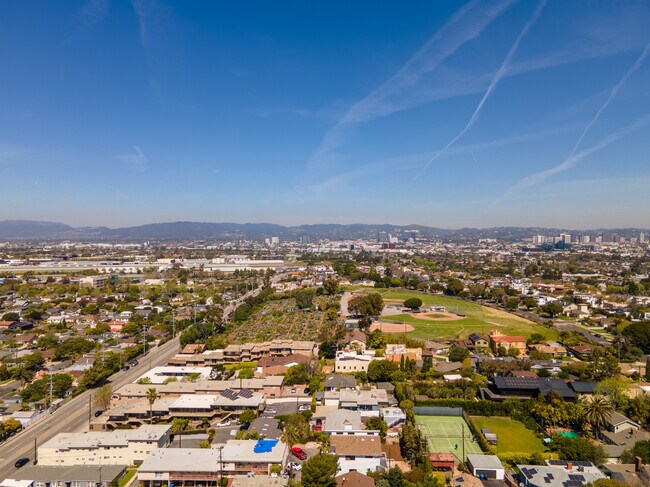 Building Photo - 3426 S Centinela Ave