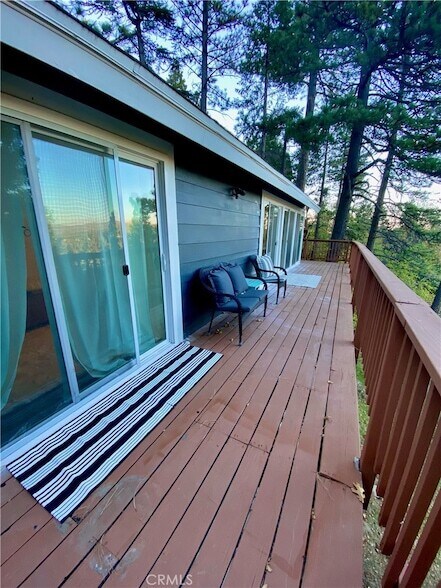 Foto del edificio - 23870 Lakeview Dr