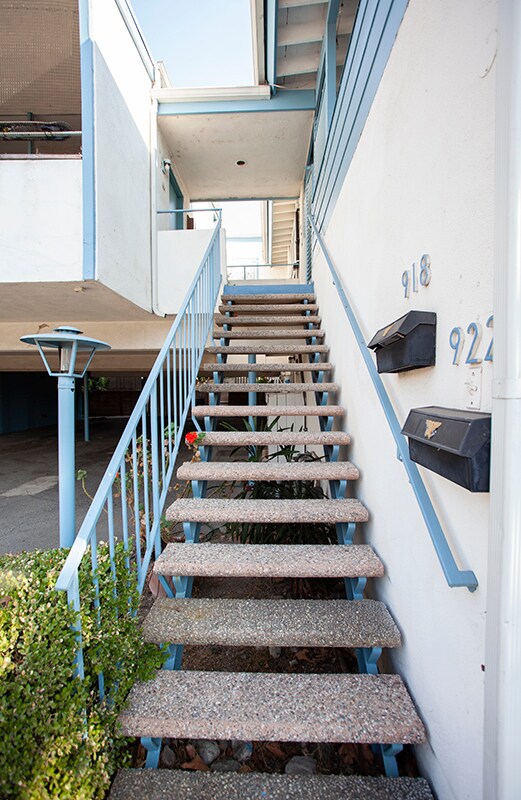 Building Photo - 922 Arroyo Dr