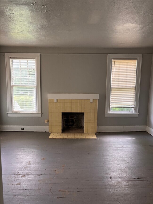 Building Photo - 1011 Sayre St