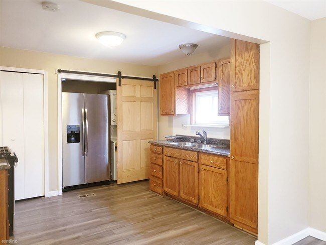 Building Photo - 4 br, 1 bath House - 11653 Norborne