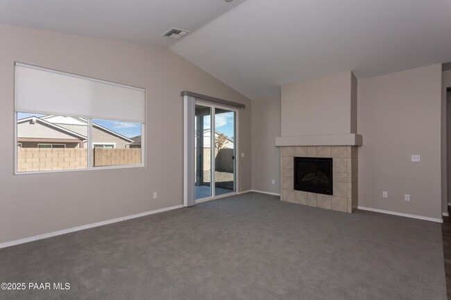 Building Photo - 1352 Warbler Wy