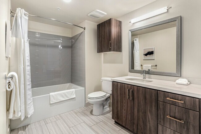 Foto del edificio - 11921 Carmel Creek Rd