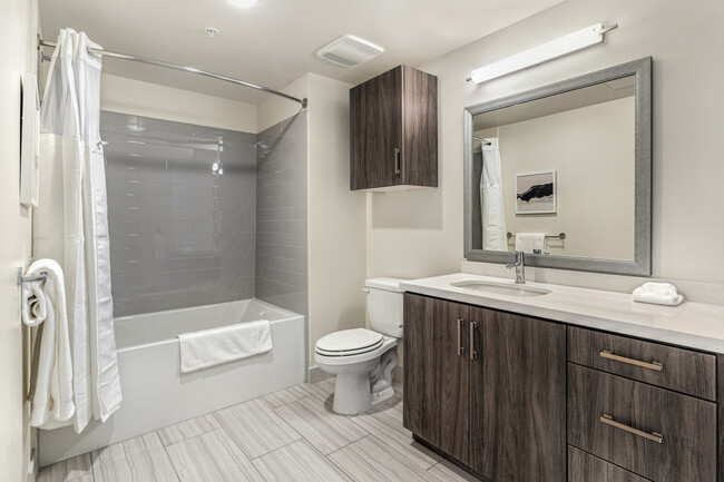 Foto del edificio - 8798 Spectrum Center Blvd