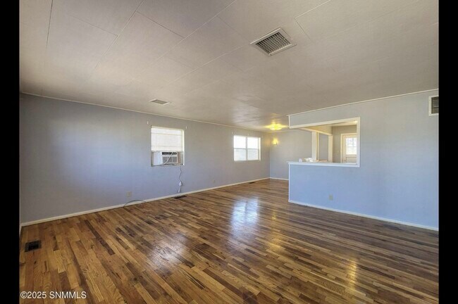 Building Photo - 22nd Street Duplex