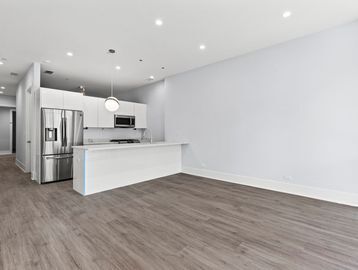 Foto del edificio - 1700 N Western Ave