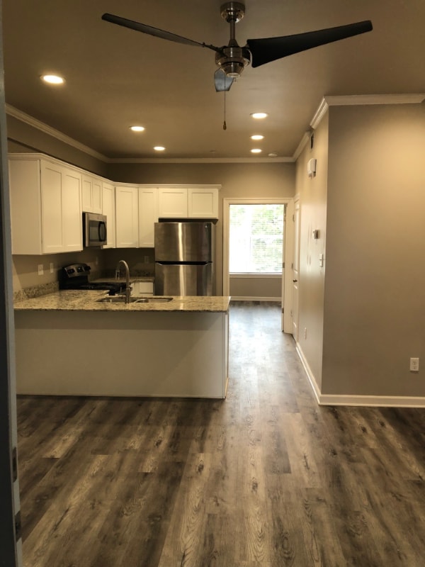 Building Photo - 305 W Second St