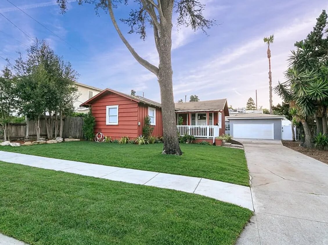 Property - Back Blue House - 24433 Park St