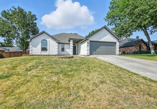 Building Photo - 2703 Whetstone Dr