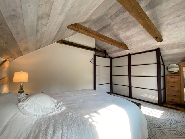 Building Photo - YOUR FULLY FURNISHED HOME IN THE HEART OF ...