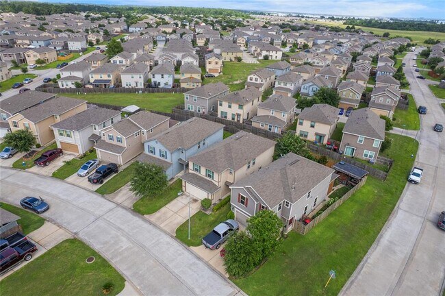 Building Photo - 1175 Grassy View Dr