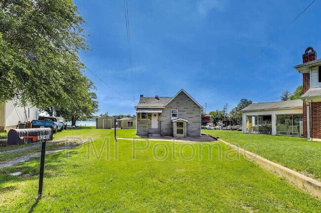 Foto del edificio - 8349 Bear Creek Dr