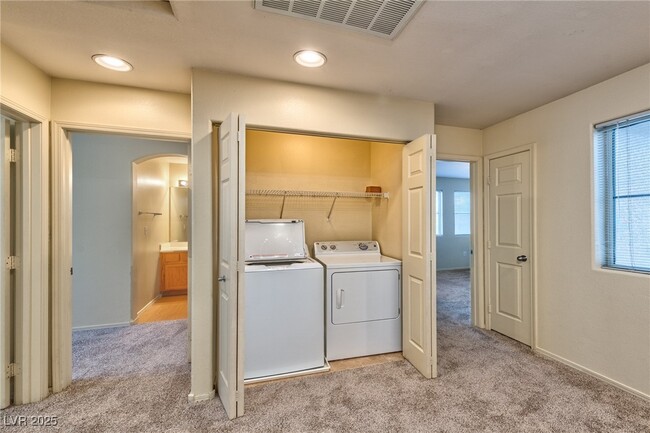 Building Photo - 3945 Bayamon St