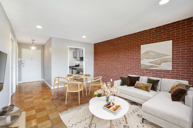 Building Photo - 1900 Lyttonsville Rd