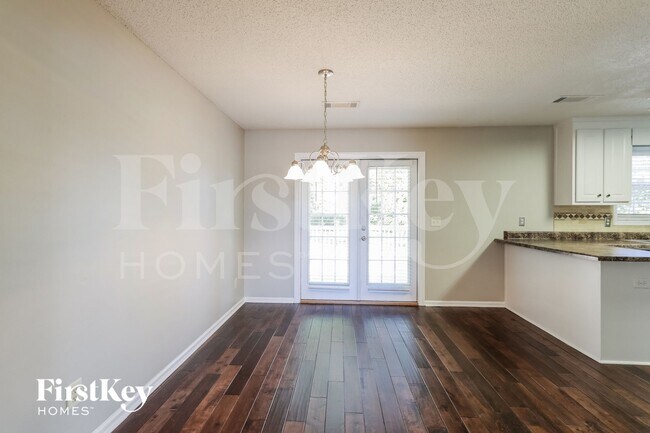 Foto del edificio - 453 Jasmine Dr