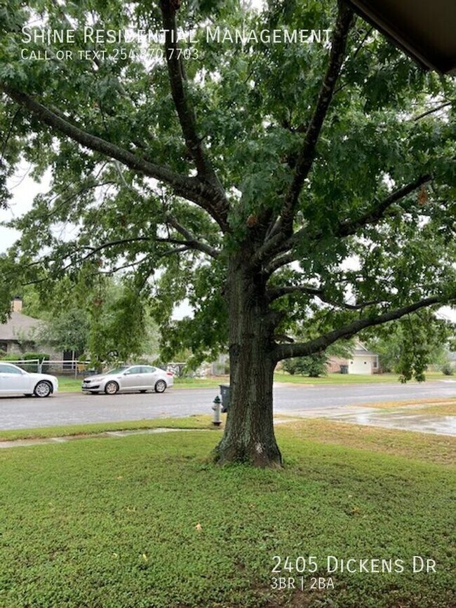 Foto del edificio - 2405 Dickens Dr