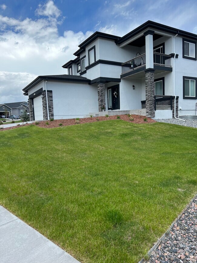 Foto del edificio - 10385 Sharon Springs Dr