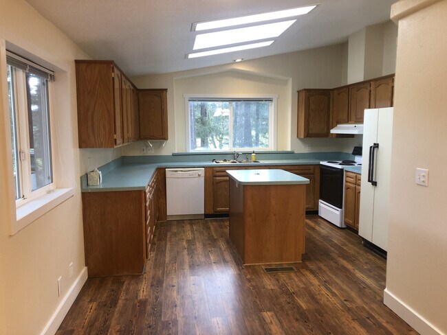 Building Photo - 30169 BERLIN RD - Rented