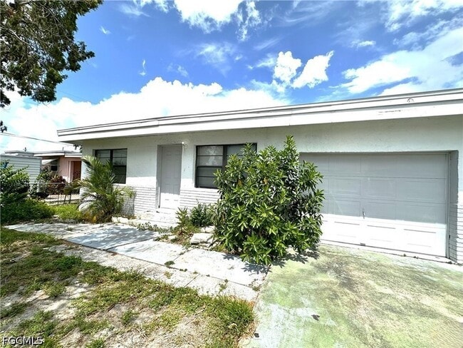 Foto del edificio - 2117 Mitchell Ct