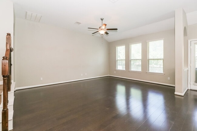 Building Photo - 409 Pinnacle View Dr