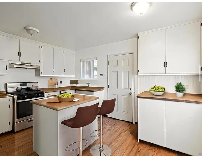 Building Photo - 6823 Mohawk St