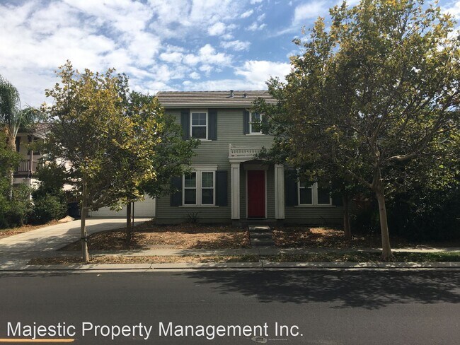 Foto del edificio - 5 br, 3 bath House - 320 E Heritage Dr