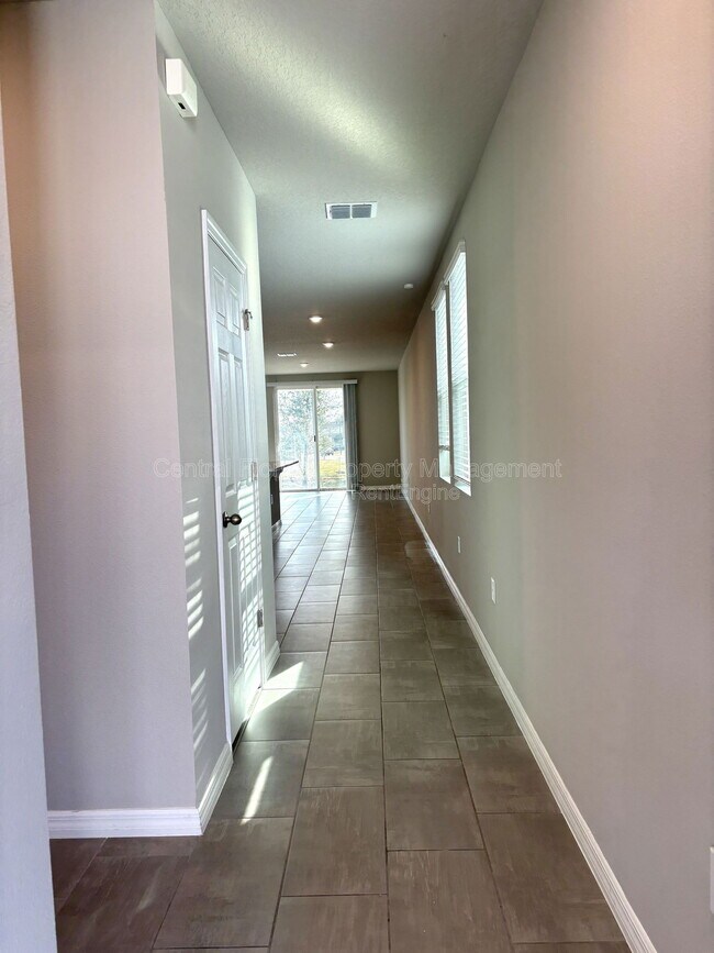 Foto del edificio - 828 Rivers Crossing St