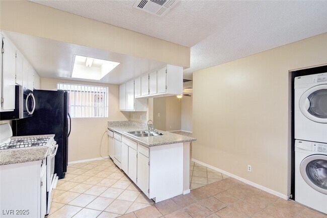 Foto del edificio - 409 N Lamb Blvd