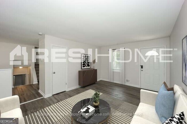 Foto del edificio - 6084 Hickory Dr