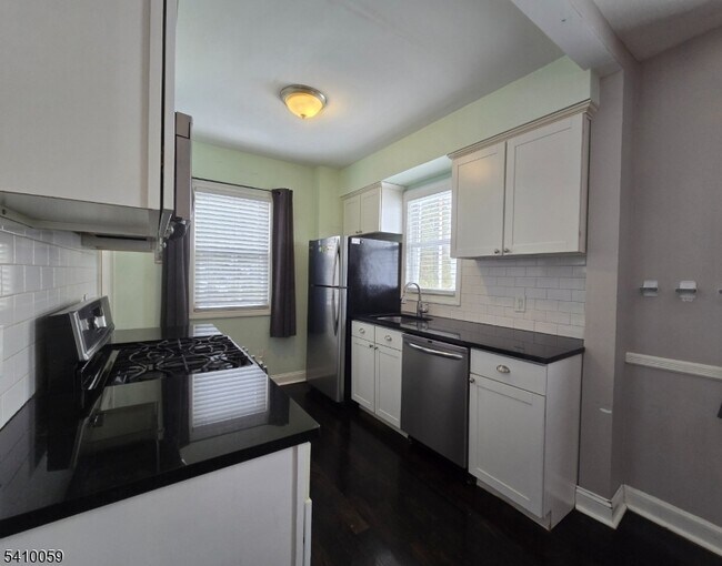 Foto del edificio - 48 Freeman Pl