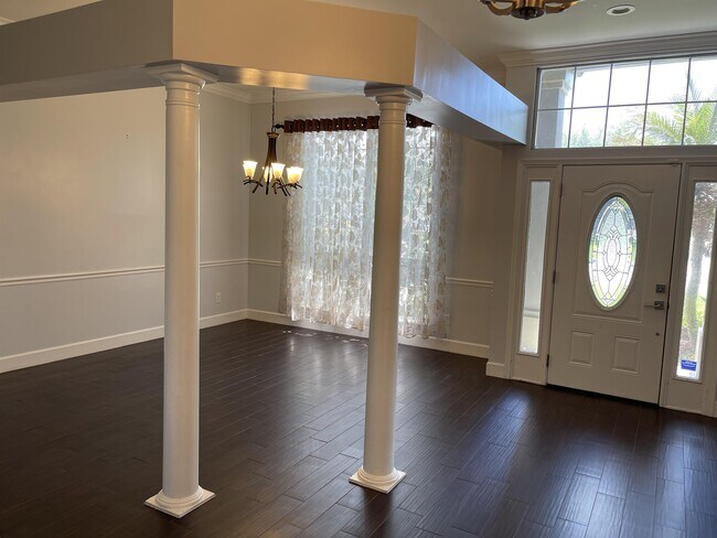 Building Photo - 5433 Oxford Crest Dr