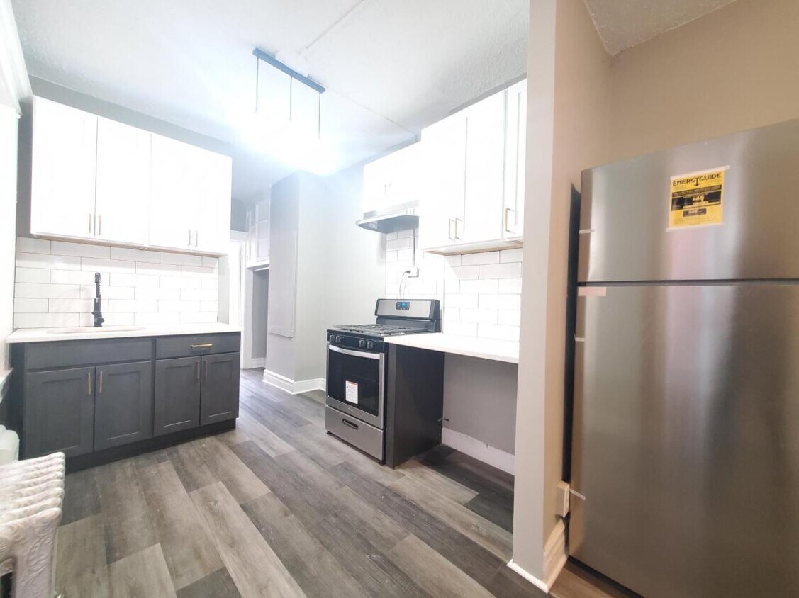 Foto principal - 104 Romaine Ave