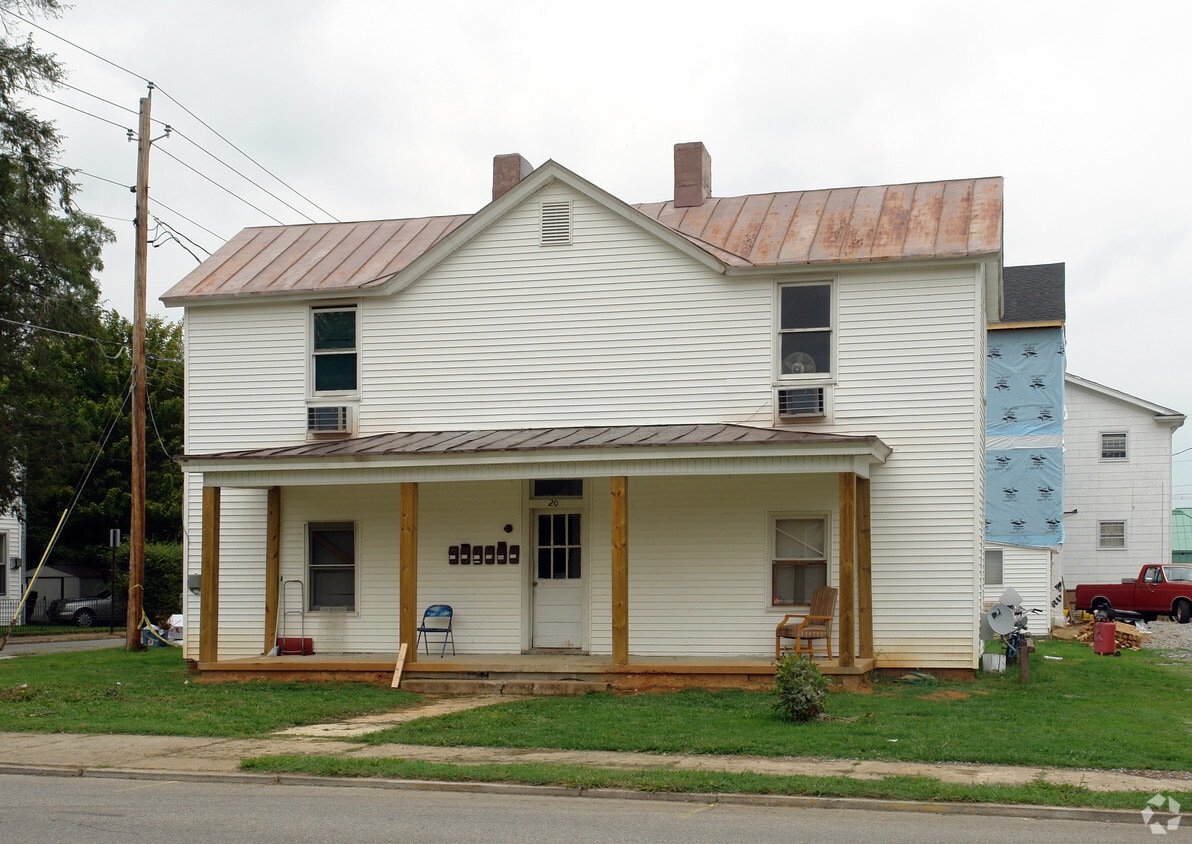 Building Photo - 20 Academy St