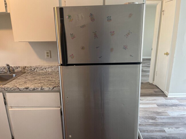 Foto del edificio - 2 Bed, 1 Bath Apartment