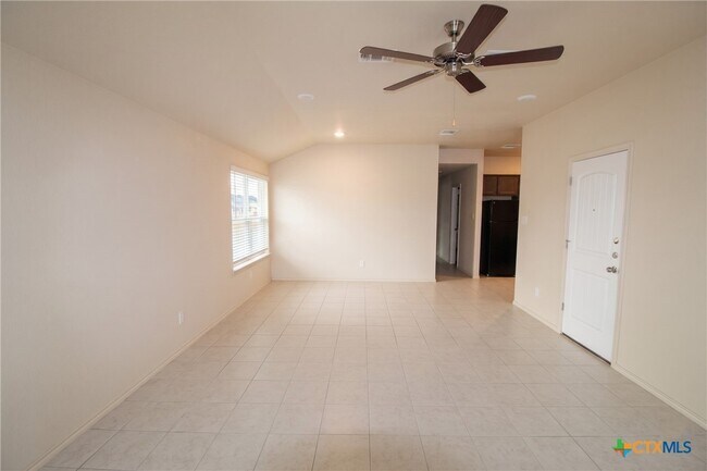 Foto del edificio - 1705 Montell St