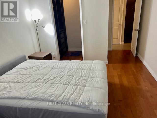 Photo du bâtiment - 711 Bay St.