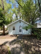 Building Photo - 126 E Brookside St