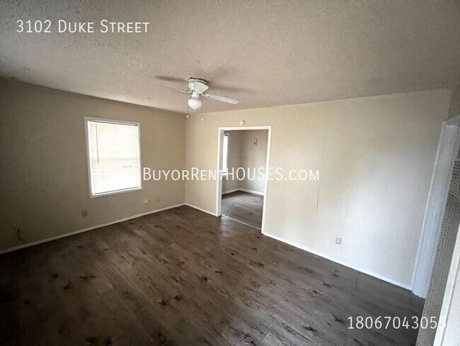 Foto del edificio - PRICE REDUCTION! $499 Move-In Special (+ a...