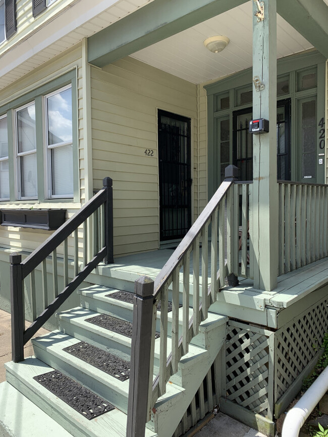 Building Photo - 422 S Maple Avenue (Downstairs)
