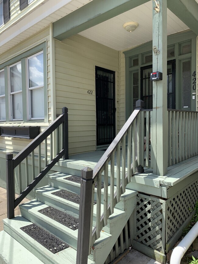 Foto del edificio - 422 S Maple Avenue (Downstairs)